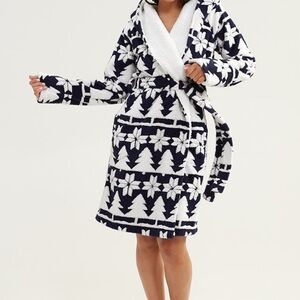 Vera Bradley Cozy Life Jacquard‎ Fleece Robe in Nordic Forest Stripe size L/XL